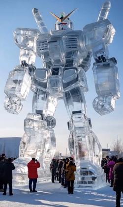 Do you want to see such ice sculptures in the Ice and Snow World?